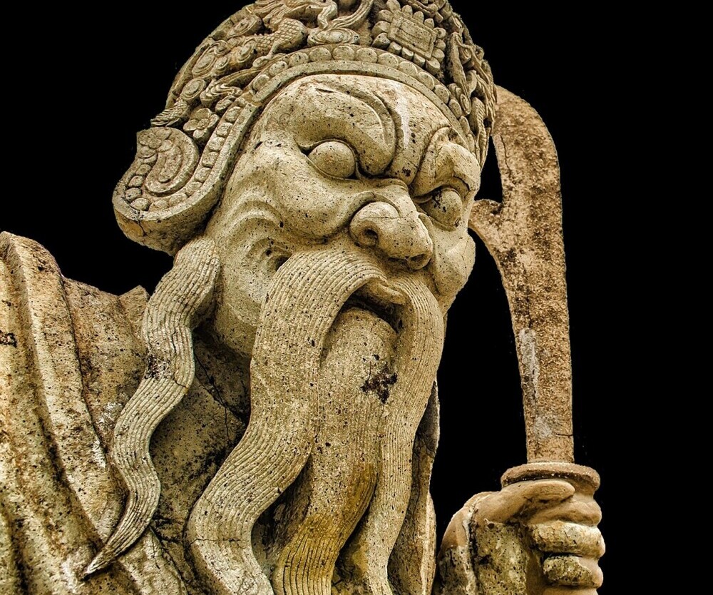 Confused statue